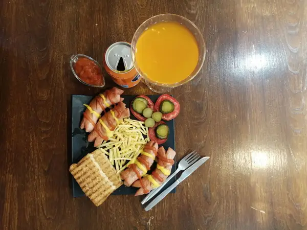  کافه مُحِب
