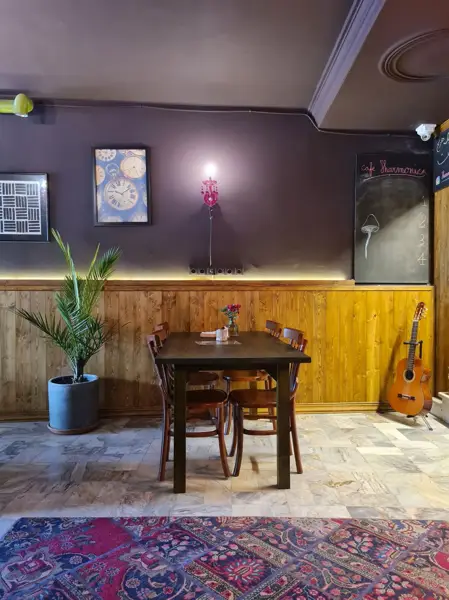  کافه هارمونیکا harmonica café