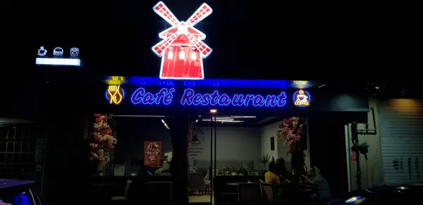  مولن روژ
