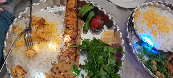  مجموعه رستوران های عمارت فخریه