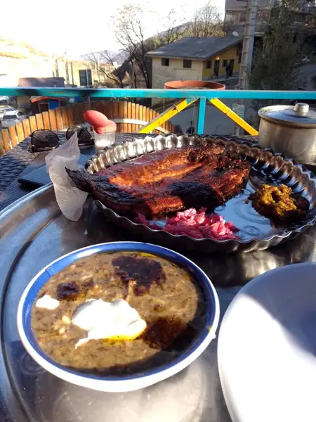  رستوران و كافه سنتی گيشـی سنگ