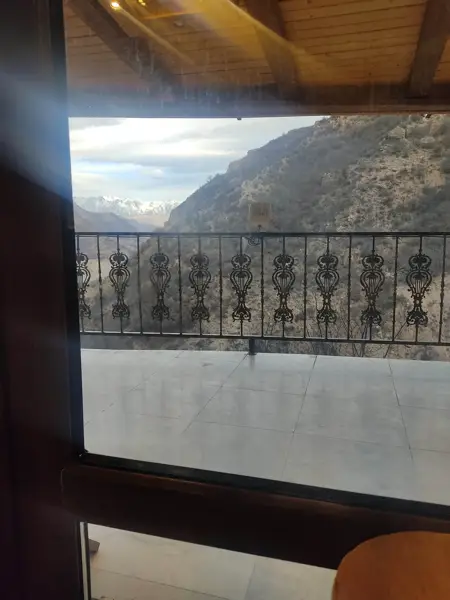  رستوران صورتی