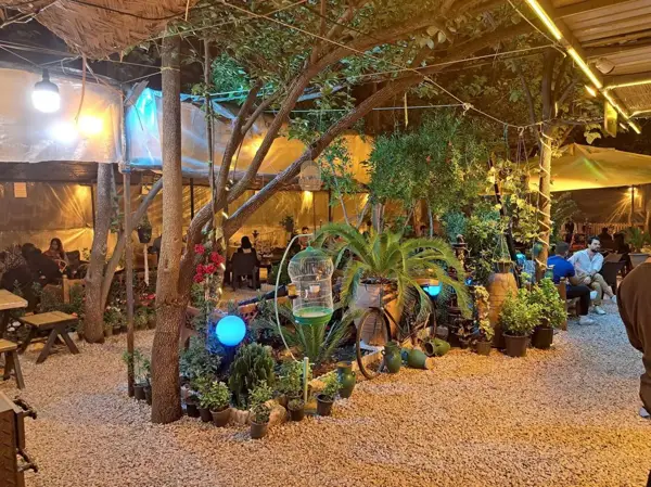  کافه یه‌دونه