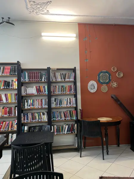  کافه کتاب خانه تجربه