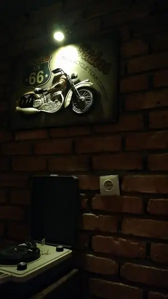  Classic Cafe