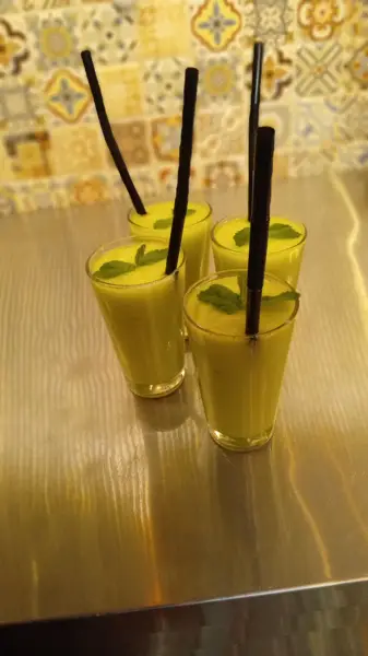  کافه رستوران آب و آتش