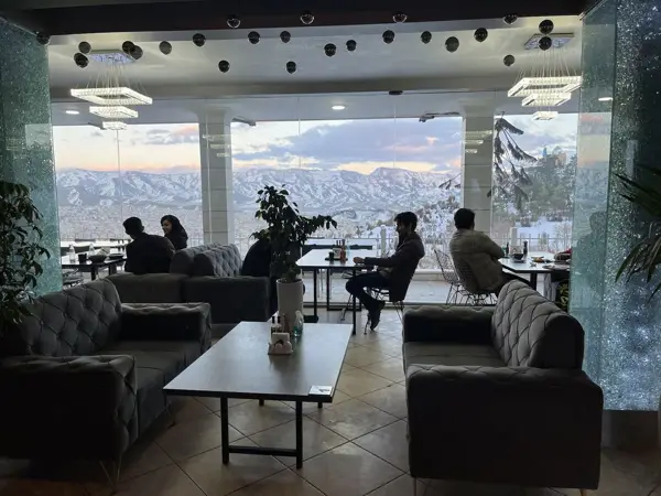 کافه رستوران دژاوو