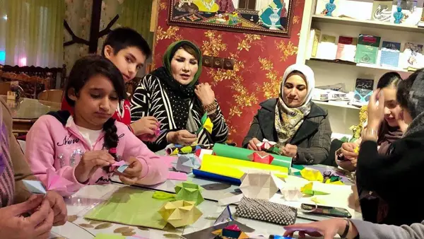  کافه کتاب ماه و ماهی