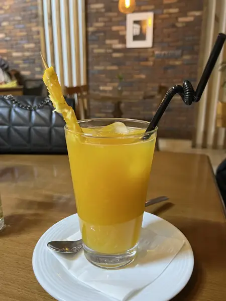 گلدن کافه