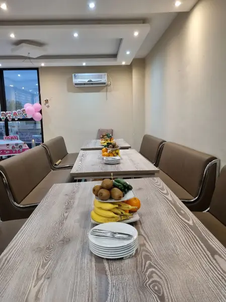 کافه و رستوران شب نشین