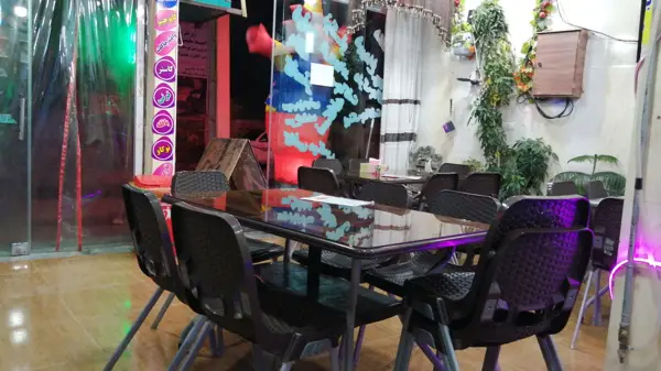 کافه بستنی هلی