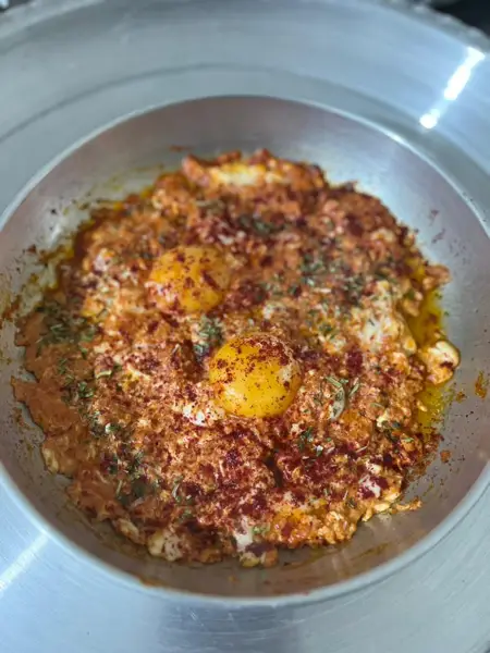  کافه صبحانه شمعدونی