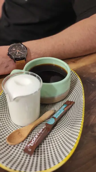  Meze Coffee