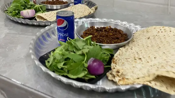  کافه صبحانه خوری شادمهر