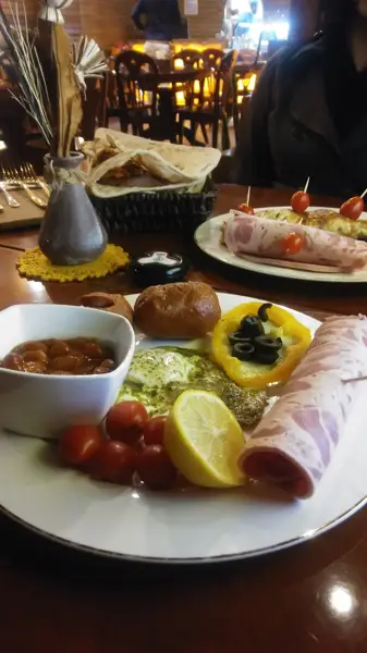  کافی شاپ پاییز