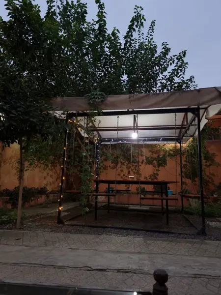  Cafe Nam (کافه نم)