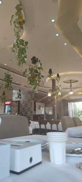رستوران شاندیز سرسبز
