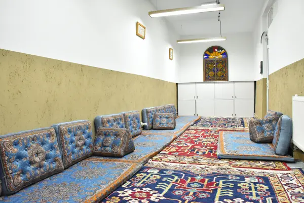 تکیه (نمازخانه) صندلی سبز