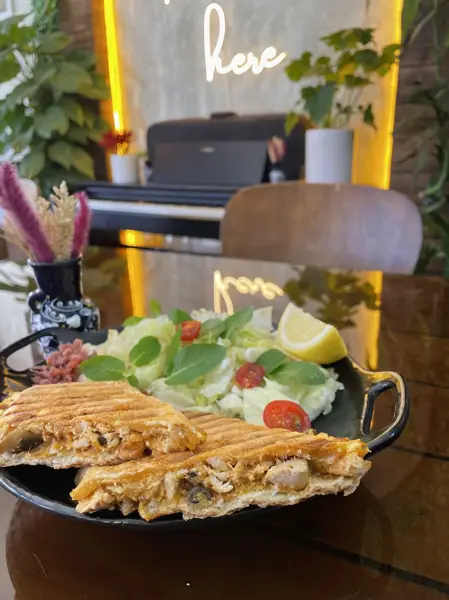  Piano Cafe کافه پیانو