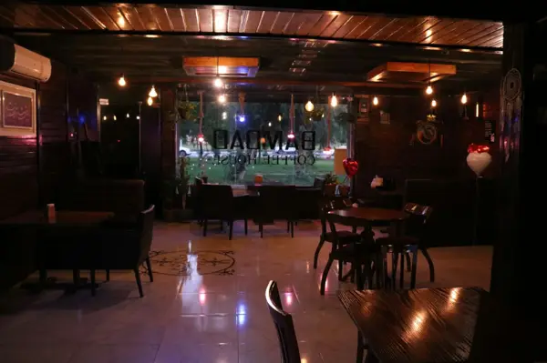  Bamdad Café