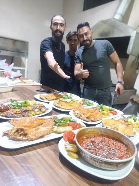  کافه رستوران کاج