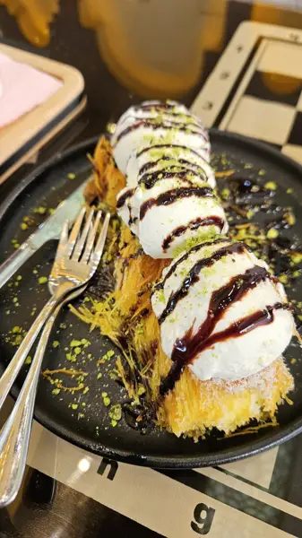  Pakan Baklava Cafe (کافه باقلوای پاکان)