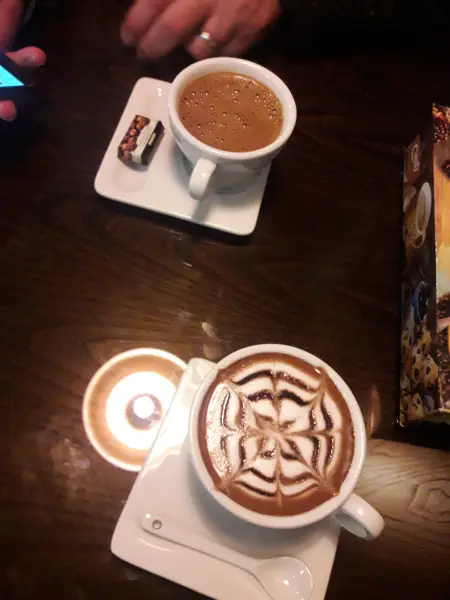 كافي شاپ یاس