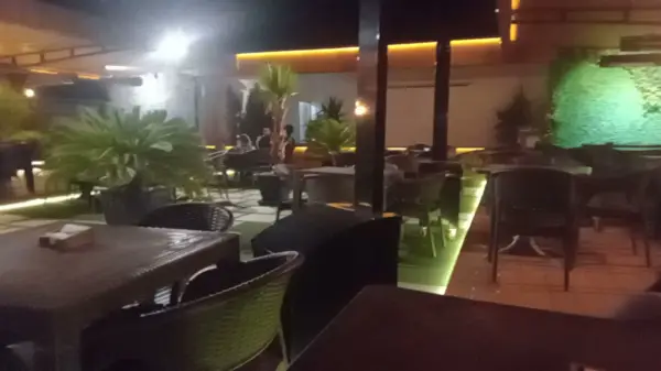  باغ رستوران وفست فود ایرانیان