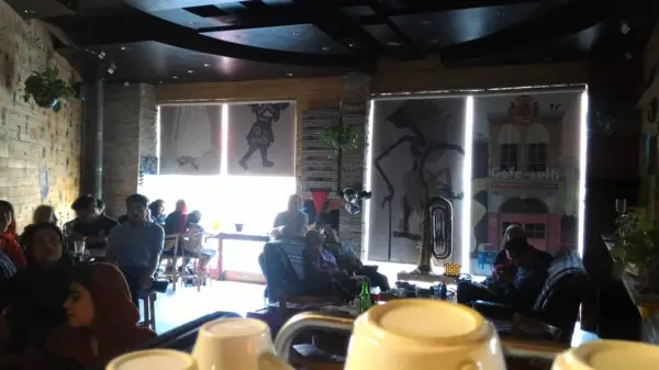 Selfie Café