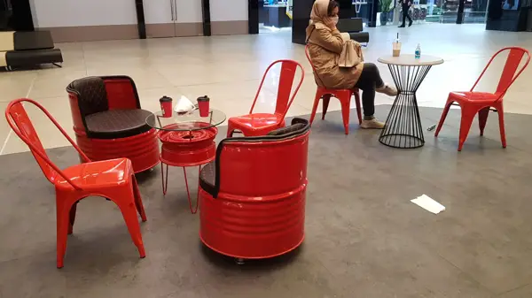 Red wagon cafe کافه واگن قرمز