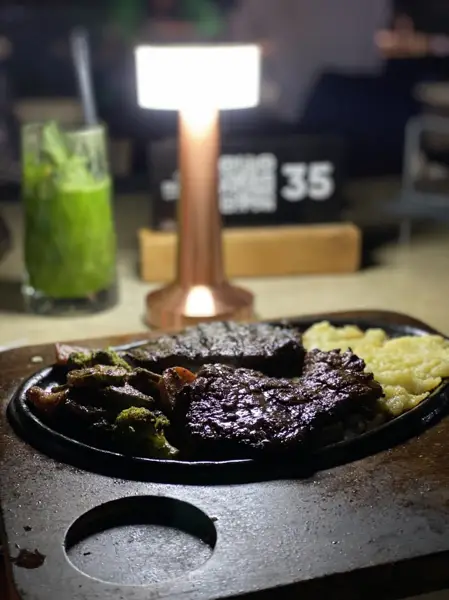  کافه رستوران دژاوو