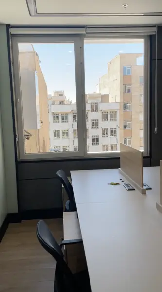  صندلی در اتاق اختصاصی