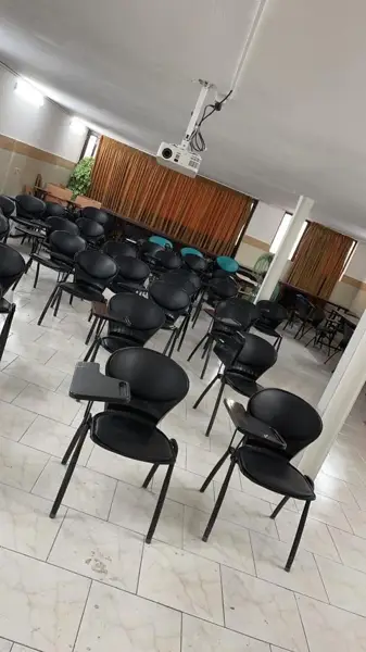  کلاس با ظرفیت 50 نفر