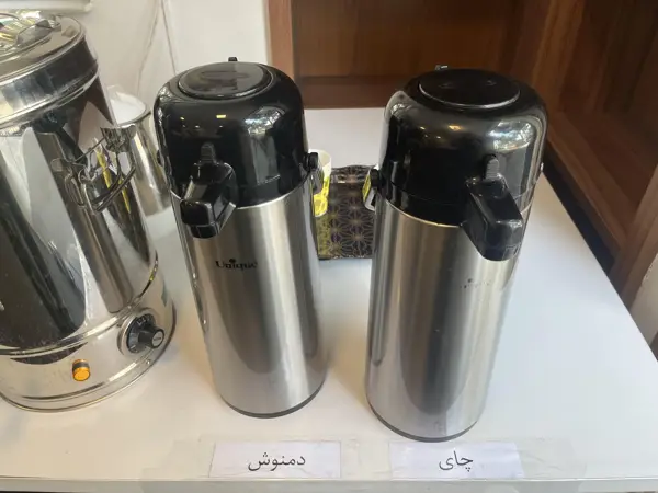 پذیرایی با چای و دمنوش صندلی اشتراکی (ویژه آقایان)
