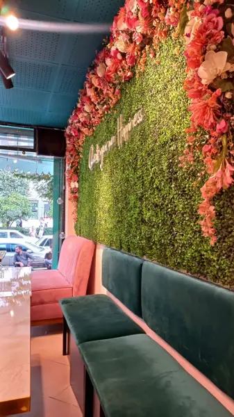 کافه وانیلا | Vanilla Cafe