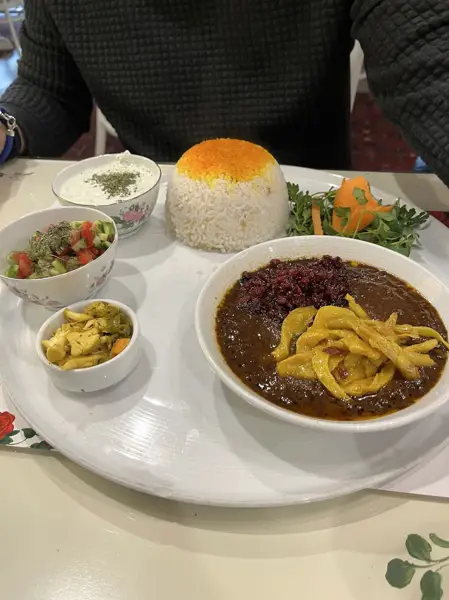  کافه رستوران گیاهی مهر میترا