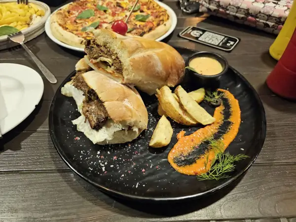  Arg Coffee and restaurant