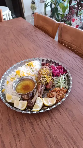  کافه رستوران عمارت شاهی