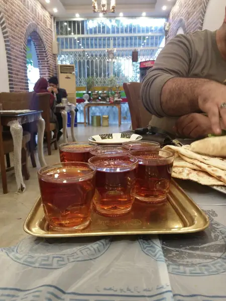  رستوران توحید