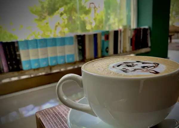  کافه ساعت چند