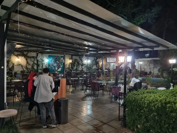 کافه شهر کتاب مینا