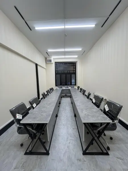 فضای کار اشتراکی جوان