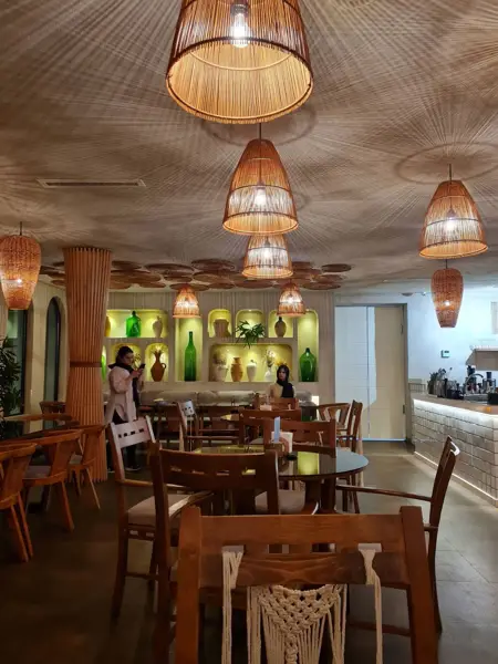  Avlos Cafe Restaurant