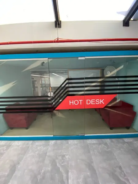  Hotdesk (ویژه آقایان)