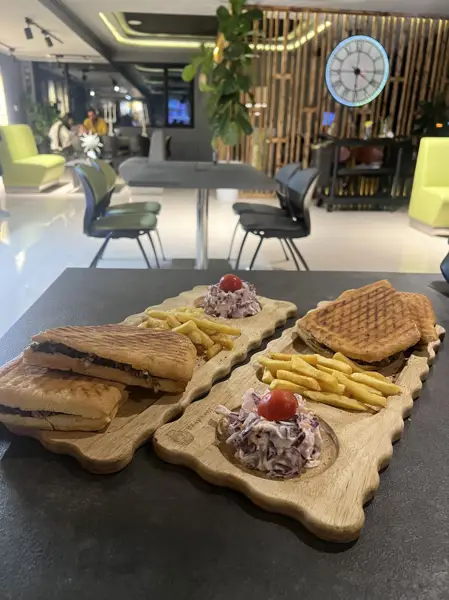 Cafe Restaurant Wendysh