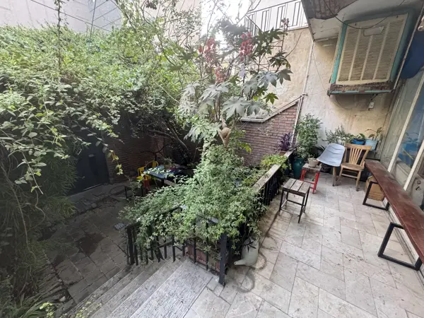 فضای باز برای استراحت و سیگار پارادیزو