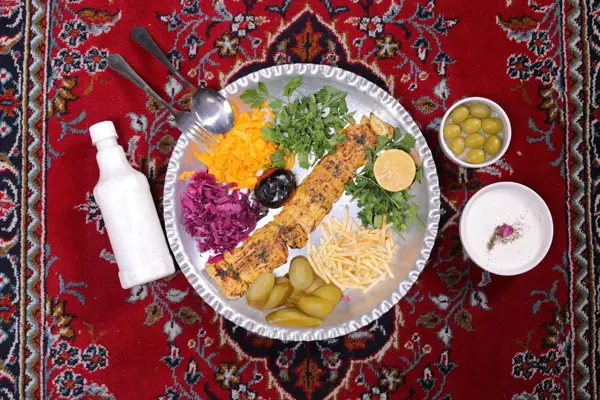  رستوران باغ بهشت فین
