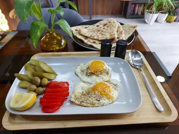  هیچ Hich