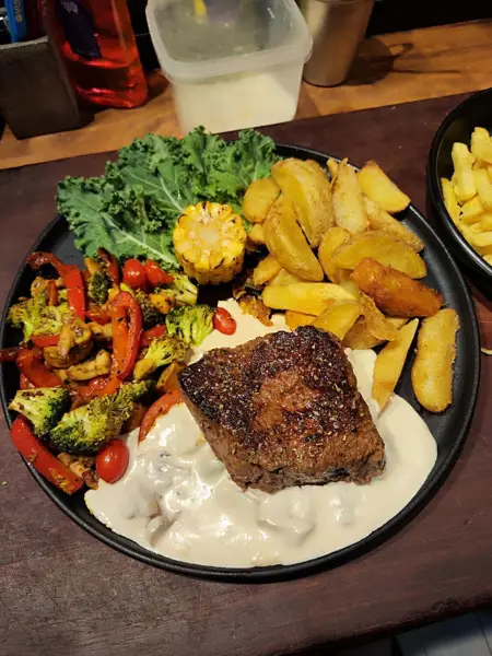  Cafe 75