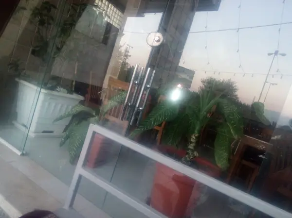  رستوران مهروماه